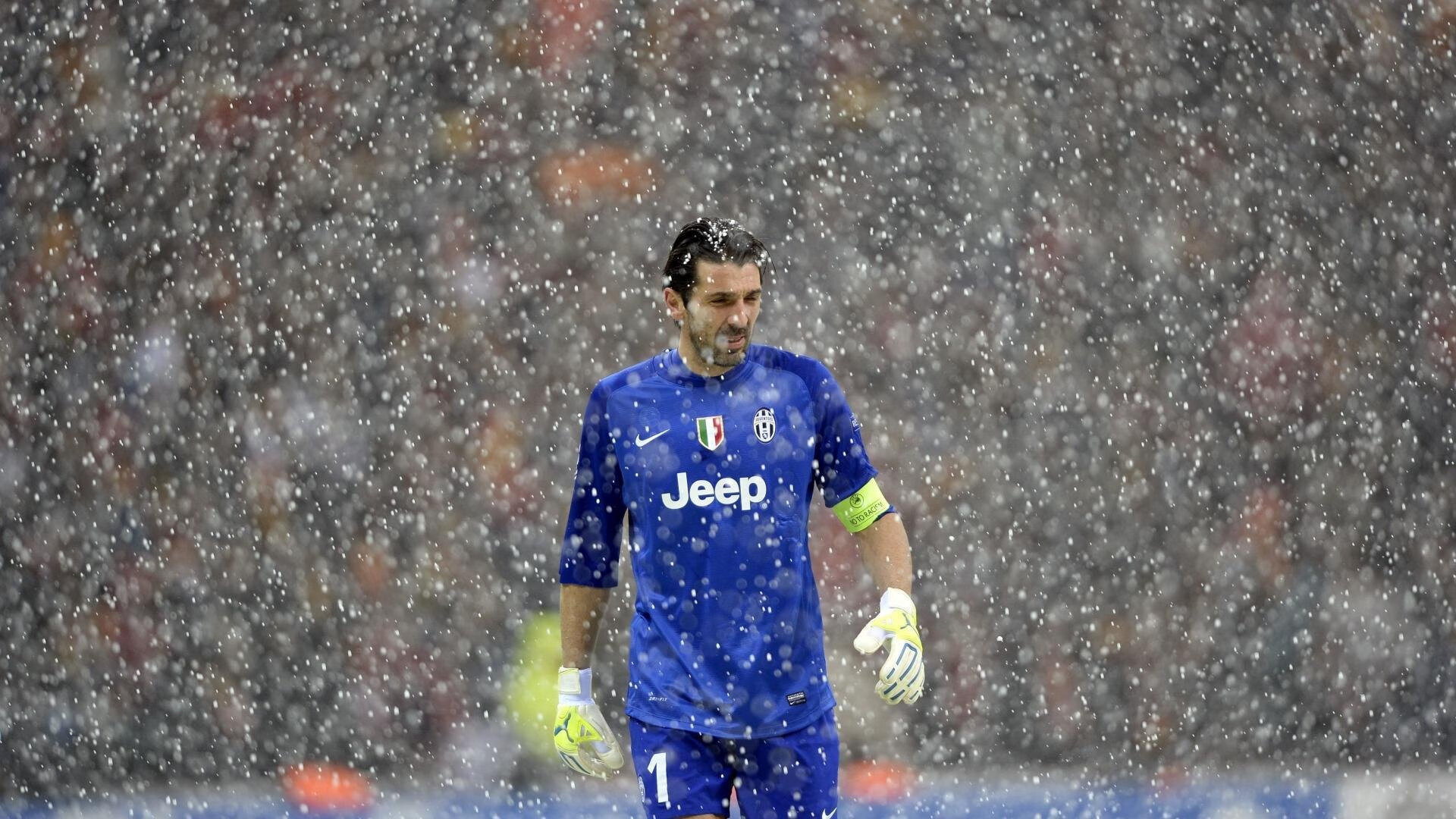 冠军级的硬核演出！阿劳霍一夫当关，国际米兰啃下争冠关键战！