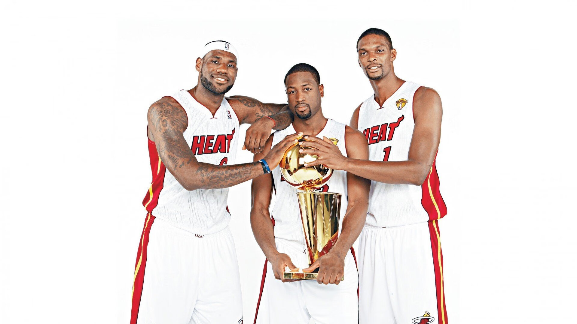 篮球风暴席卷东西,新疆队强势碾压北京,克莱·汤普森NBA焦点战独揽乾坤